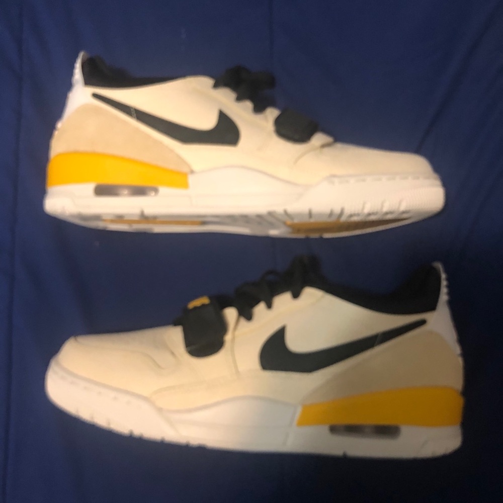 Jordan Legacy 312 Low Pale Vanilla Size 9 (1)